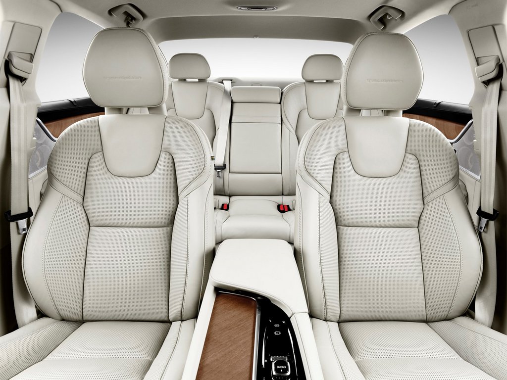 Review premium sedan Volvo S90