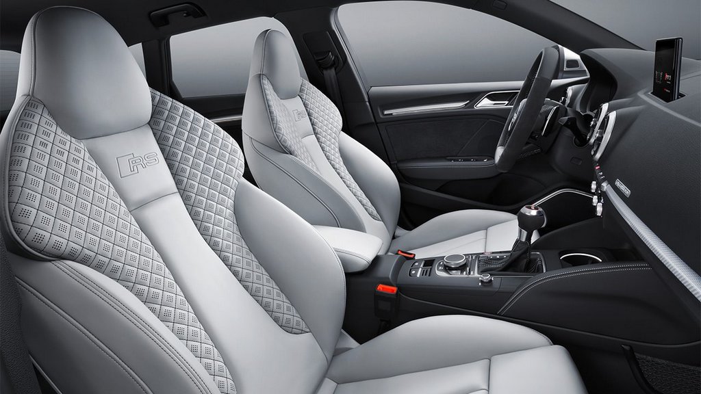 Sport cu cinci usi hatchback Audi RS3 Sportback