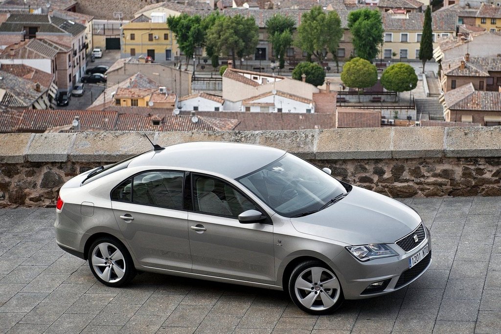 Seat Toledo recenzie liftback