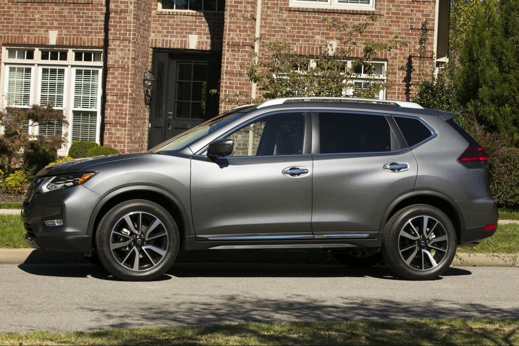 A doua generație a crossover-ului Nissan Rogue