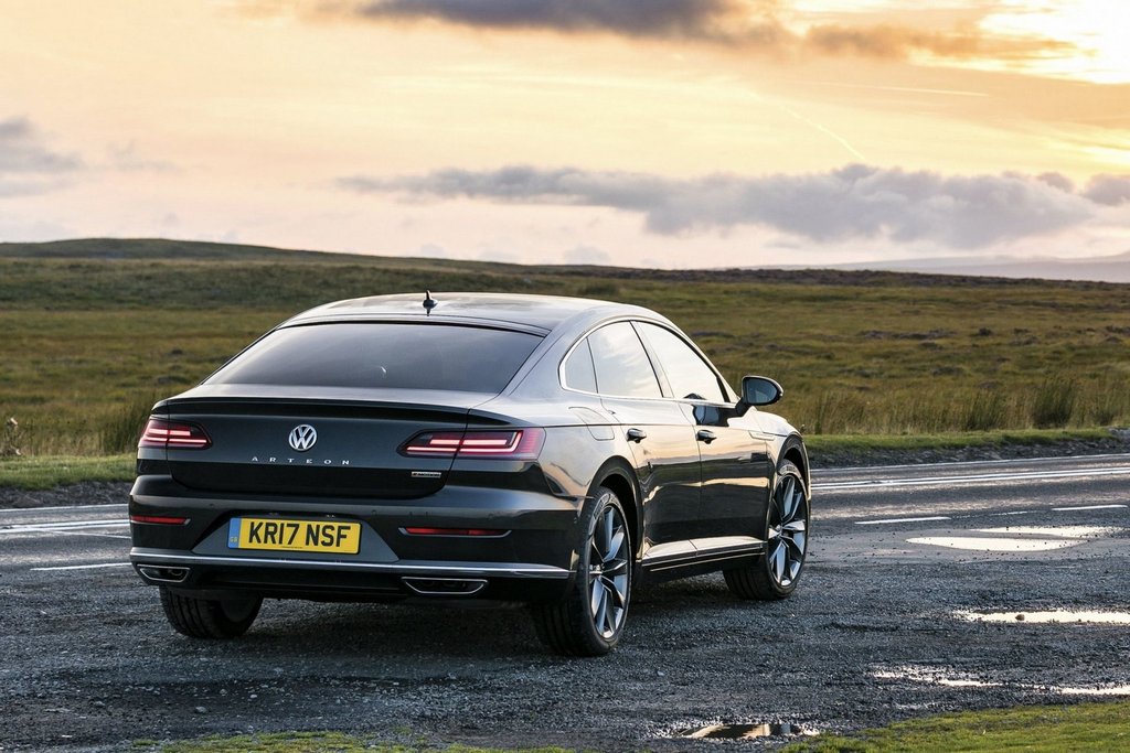 Cu cinci liftbek Volkswagen Arteon