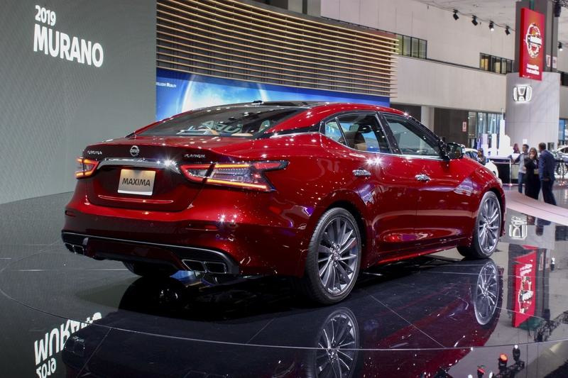 Sedan Nissan Maxima în formă actualizată