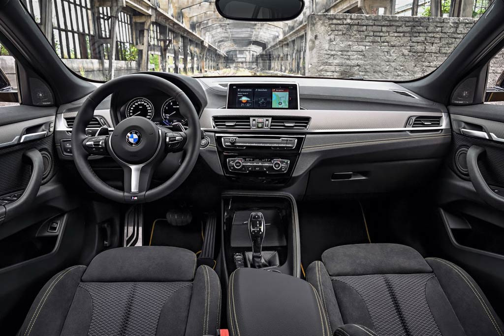 Review crossover compact BMW X2