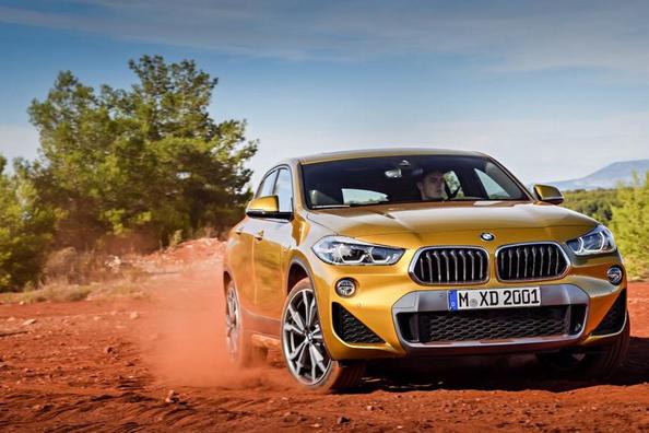 Review crossover compact BMW X2