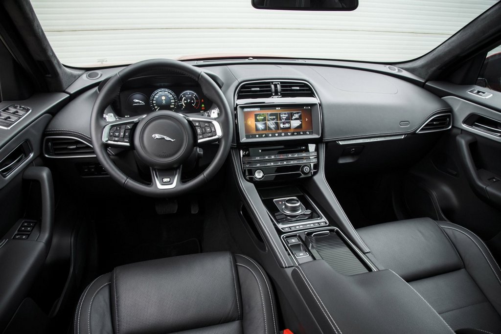 Review premium crossover Jaguar F-Pace