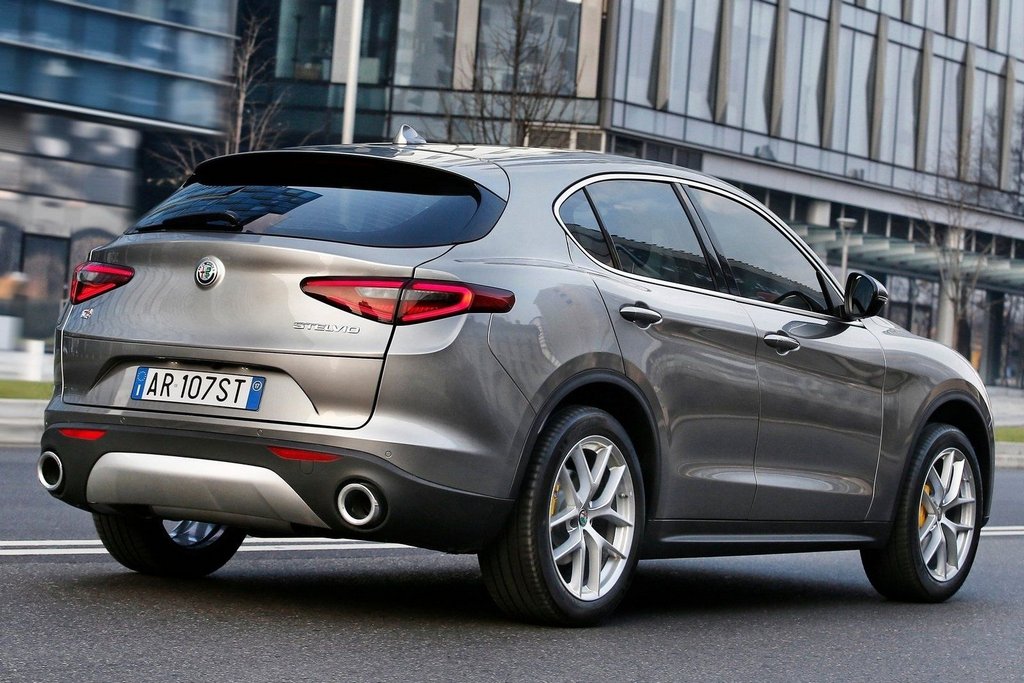 Review crossover compact Alfa Romeo Stelvio