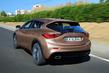 Premium sedan Infiniti Q30 foto 3