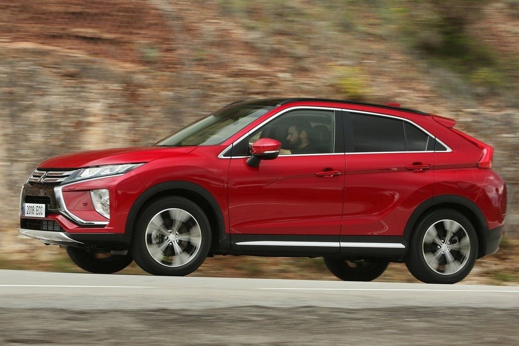 Prezentare generală a crossover-ului Mitsubishi Eclipse Cross