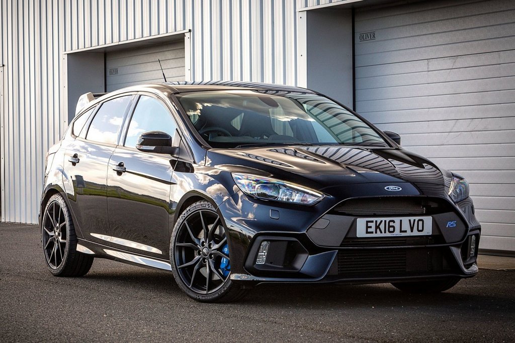 Prezentare generală a taxat versiune a hatchback-ului Ford Focus RS