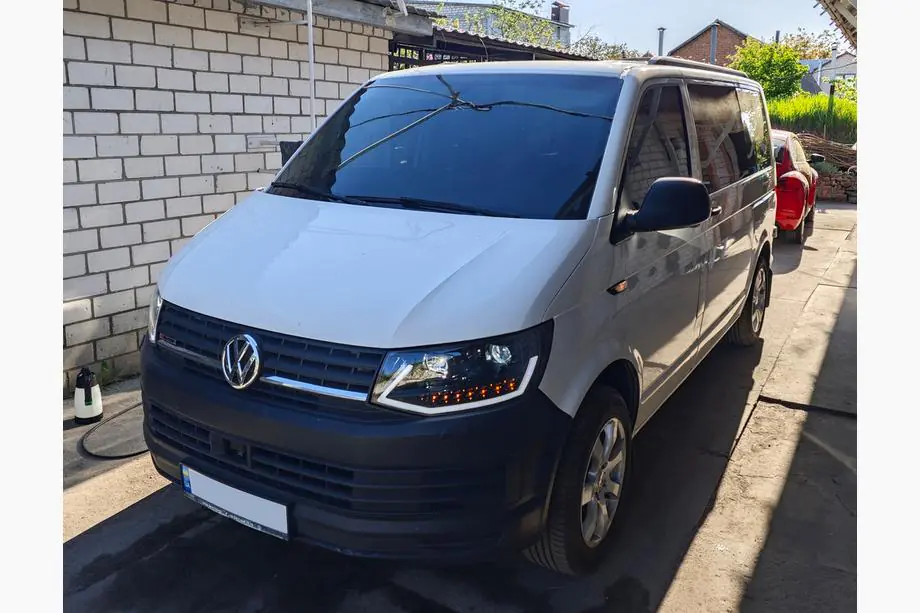 Volkswagen T6 2015-2024 Faruri fata cu lumini de zi LED Black (2015-2019, 2 buc) Image