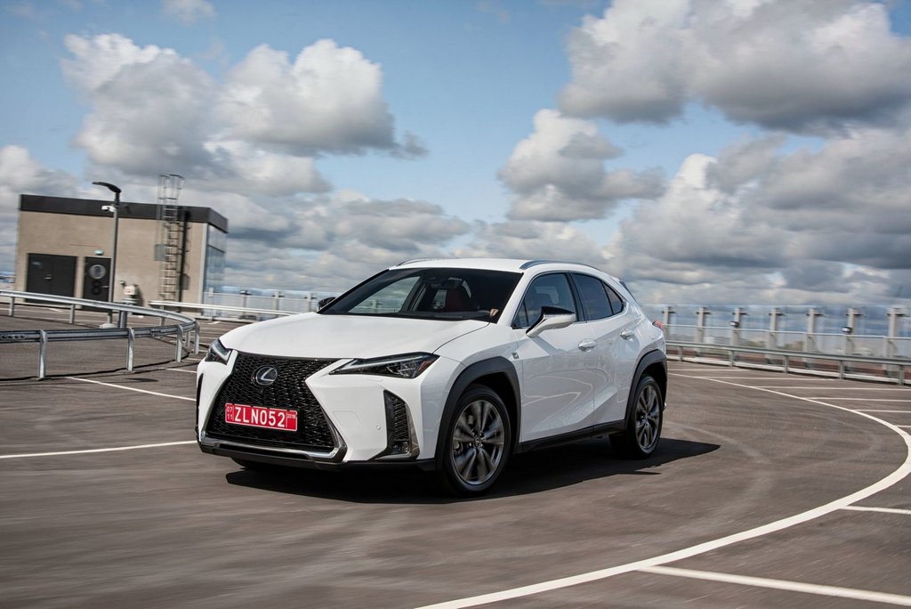 Premium crossover urban Lexus UX 200