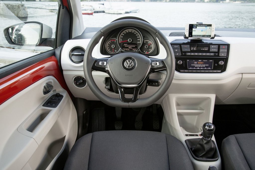 Review actualizat urban hatchback Volkswagen up!