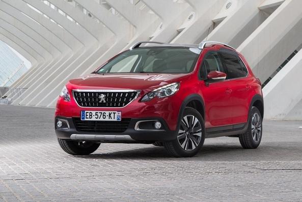 Actualizată modificarea compact crossover Peugeot 2008 Fotografie 2