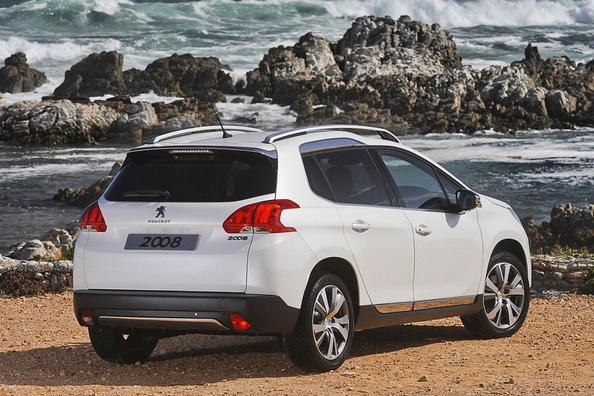 Actualizată modificarea compact crossover Peugeot 2008 Fotografie 4