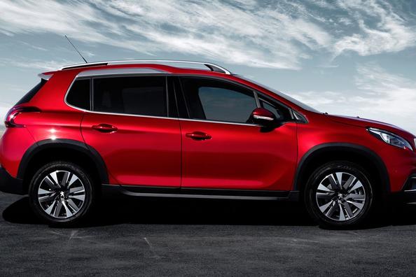 Actualizată modificarea compact crossover Peugeot 2008 Fotografie 3