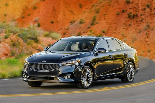 A doua generație de sedan KIA Cadenza