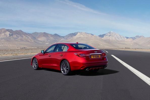 Actualizată modificarea premium sedan Infiniti Q50 Fotografie 4
