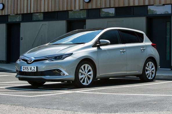 Review hatchback cu cinci uși Toyota Auris