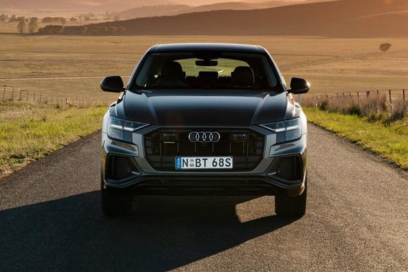 Review all-wheel drive premium crossover Audi Q8