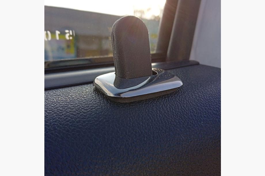 Renault Duster 2008–2017 Capace pentru butoane interioare (4 buc, inox) Foto 2