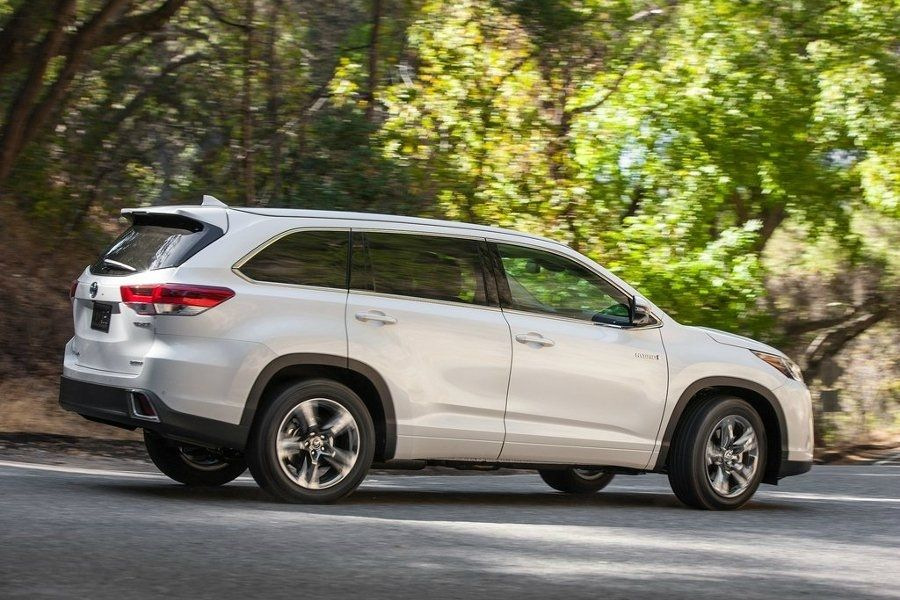 Review crossover Toyota Highlander a treia generație