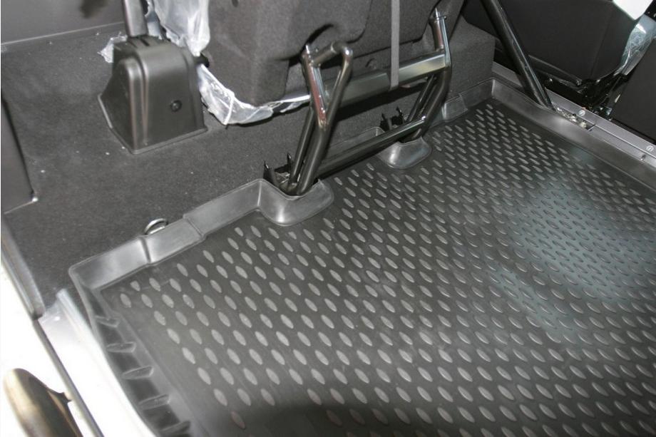 Land Rover Defender 1986-2016 Covoras portbagaj lung (Novline) 90/3D (Introducere) Foto 4