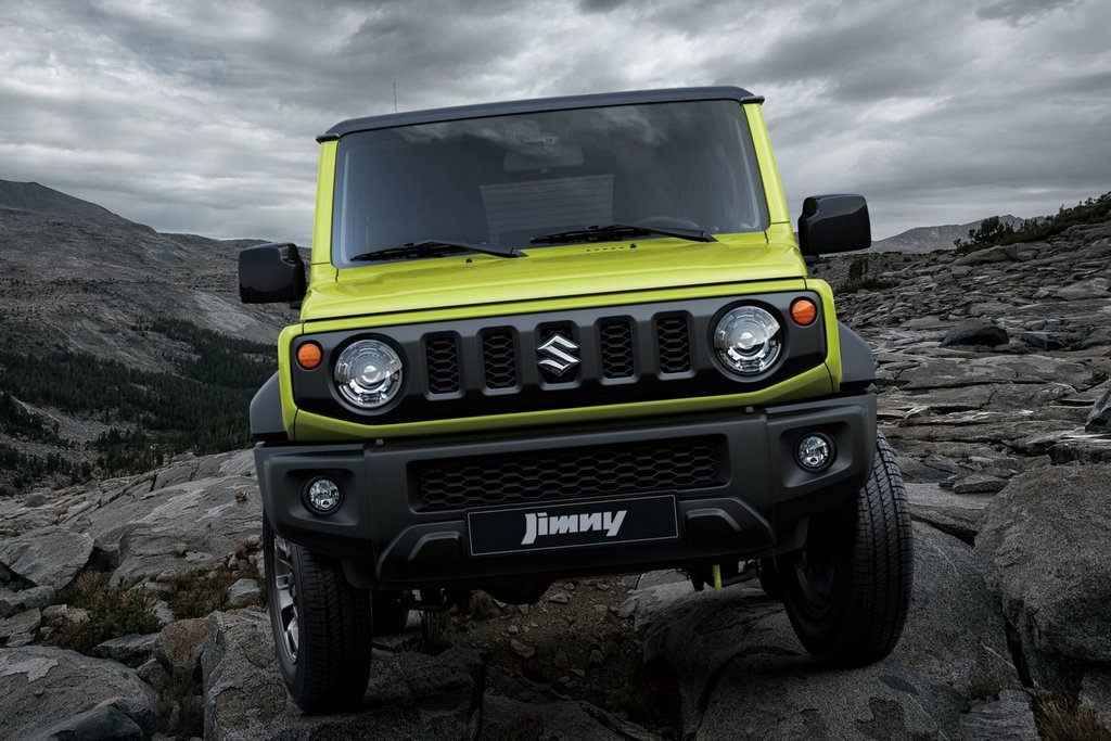 Review suv-ul compact Suzuki Jimny a patra generație