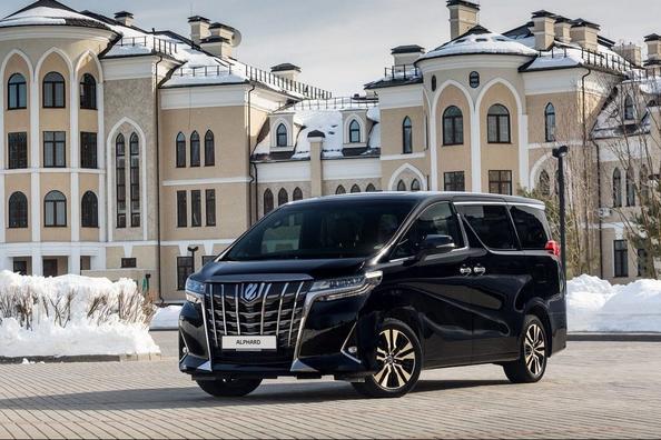 Full-size de lux minivan Toyota Alphard
