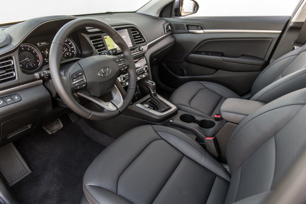 Compact sedan Hyundai Elantra, în formă actualizată
