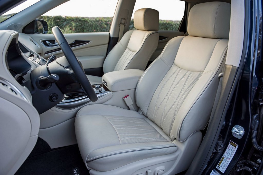 Șapte crossover Infiniti QX60