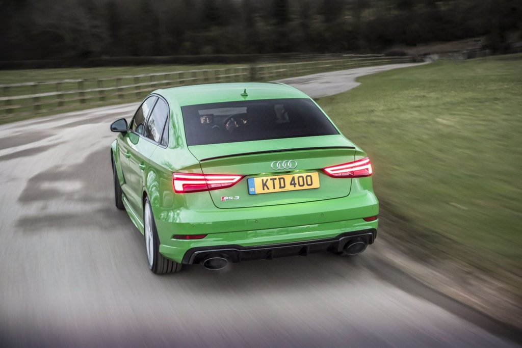 Review compact sport-sedan Audi RS3
