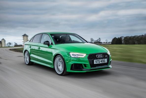 Review compact sport-sedan Audi RS3