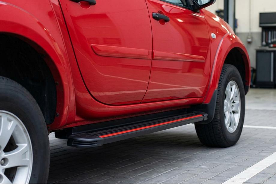 Fiat Fullback 2016- Praguri Laterale Maya Red (2 buc, Aluminiu) Image