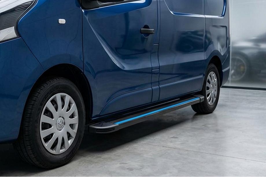 Opel Vivaro 2001–2015 Praguri Laterale Maya Blue-Black (2 buc, Aluminiu) Image
