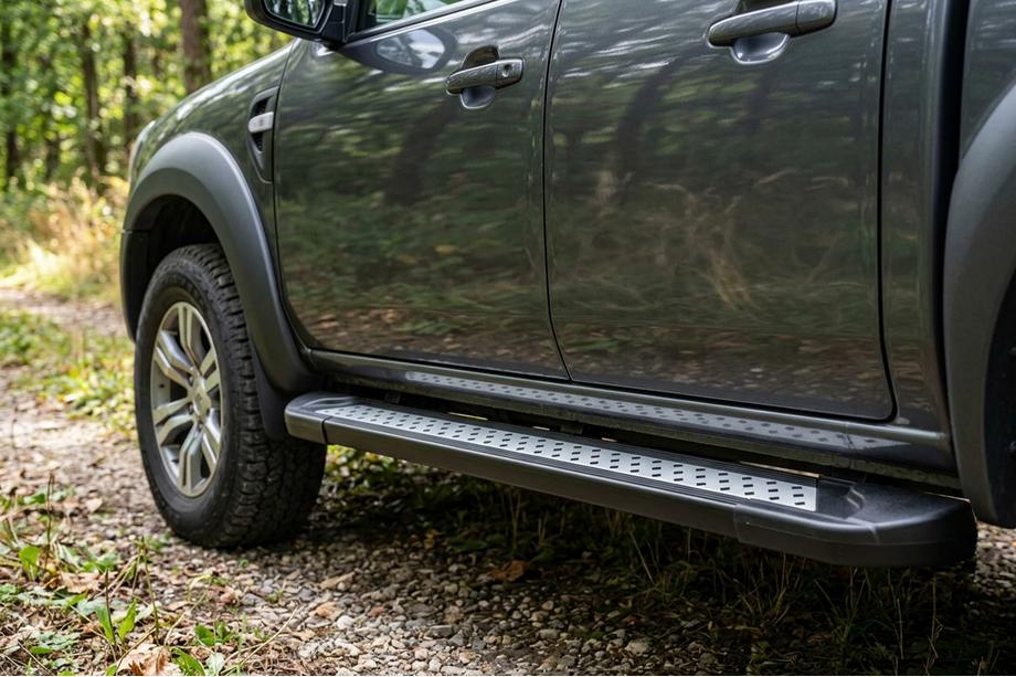 Mazda BT-50 2007-2012 Praguri Laterale New Vision Black (2 buc, Aluminiu) Image