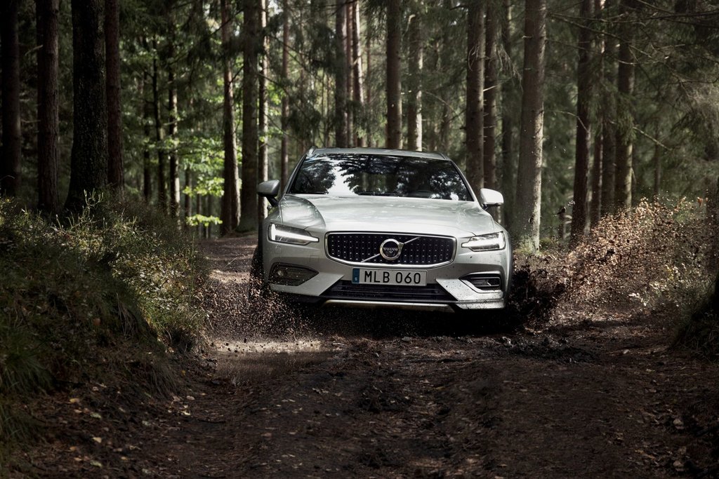 Recenzie a break-ului Volvo V60 Cross Country