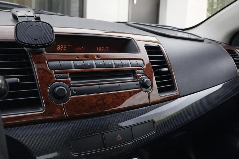 Mitsubishi Lancer X 2008- Capace bord (Meric) Image
