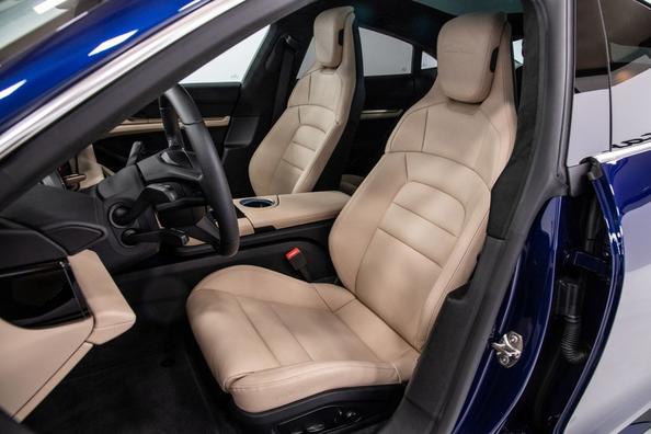Electric cu patru roți sport-sedan Porsche Taycan Fotografie 9