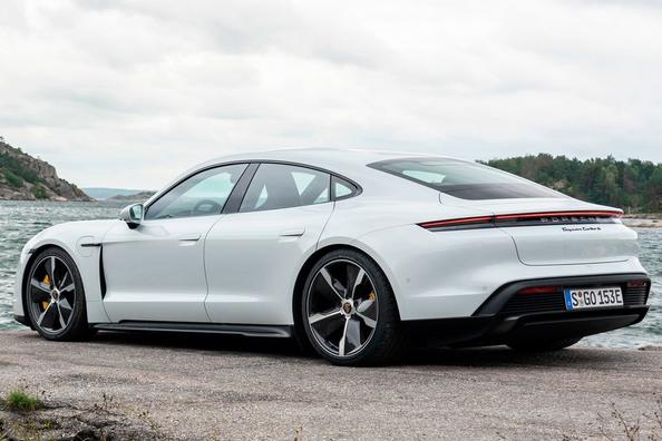 Electric cu patru roți sport-sedan Porsche Taycan Fotografie 6