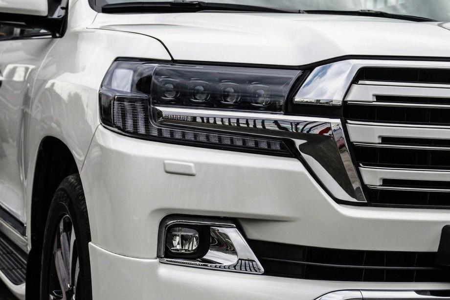 Toyota Land Cruiser 200 2007-2021 Faruri Fata 2016+ (Bugatti) Image