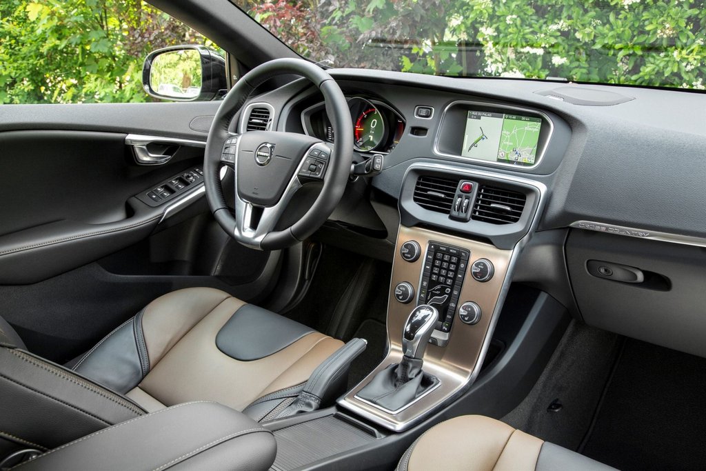 Modificare pe toate terenurile hatchback-ului Volvo V40 Cross Country