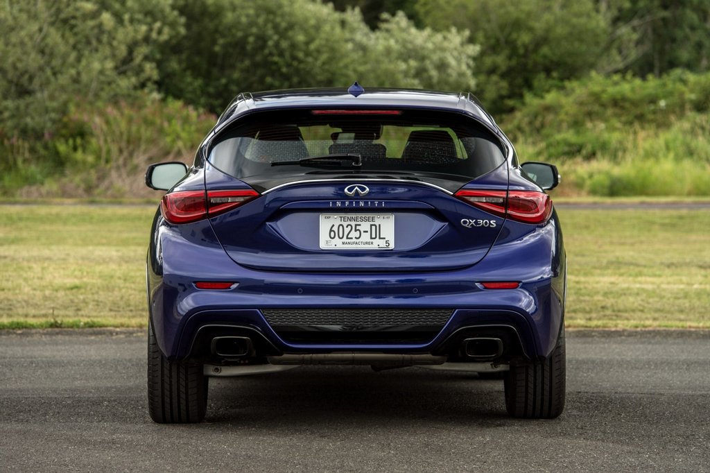 Crossover compact Infiniti QX30