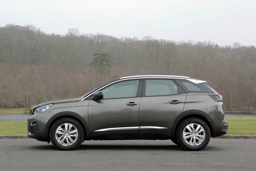 Compact crossover-ul Peugeot 3008 a doua generație