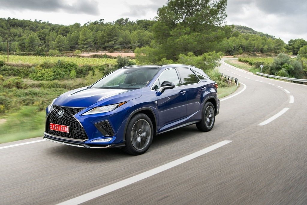 Lift versiune crossover Lexus RX