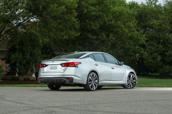 Modelul sedan Nissan Altima a șasea încarnare Fotografie 12