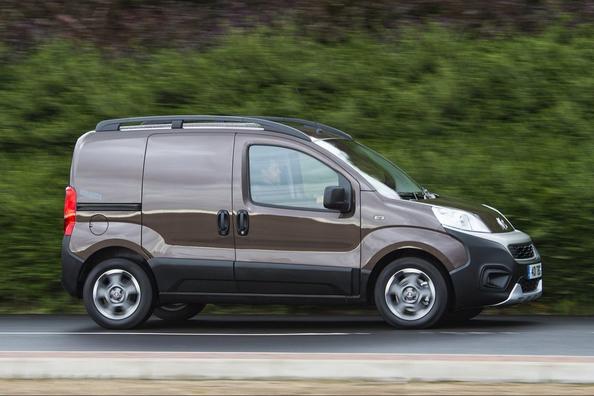Recenzie la microbuză Fiat Fiorino Cargo reîmprospătată Fotografie 10