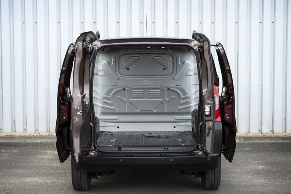 Recenzie la microbuză Fiat Fiorino Cargo reîmprospătată Fotografie 8