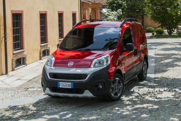 Recenzie la microbuză Fiat Fiorino Cargo reîmprospătată Fotografie 4