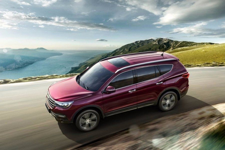 Patru roți de șapte crossover Lifan X80