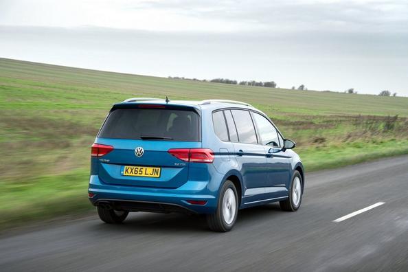 Review compact mpv Volkswagen Touran din a doua generație Fotografie 2